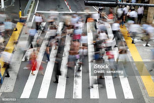 忙しい Street - 動きのストックフォトや画像を多数ご用意 - 動き, 都市, アクションショット