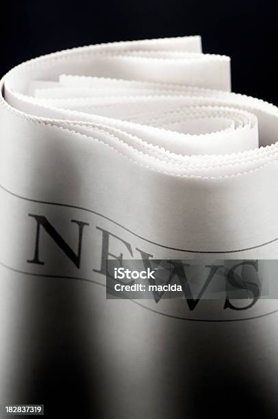 Jornal - Fotografias de stock e mais imagens de Comunicação - Comunicação, Conceito, Dados