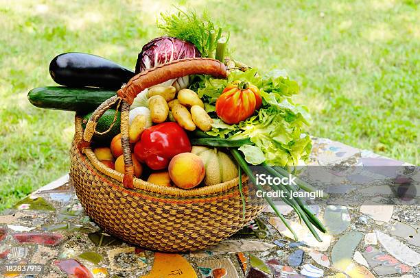 夏のフルーツバスケットと Veg - 果物のストックフォトや画像を多数ご用意 - 果物, 野菜, 夏