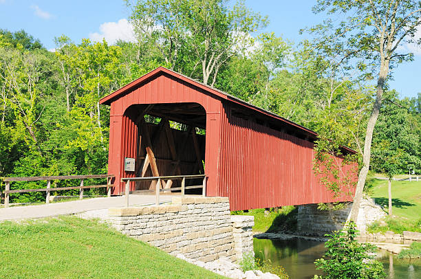 istock Cataract Falls State Park Indiana Historic Red Covered Bridge 182838248