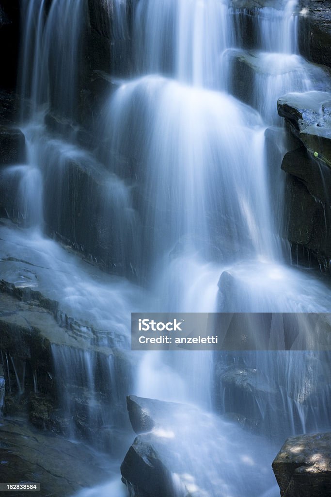 En cascada - Foto de stock de Abruzzi libre de derechos