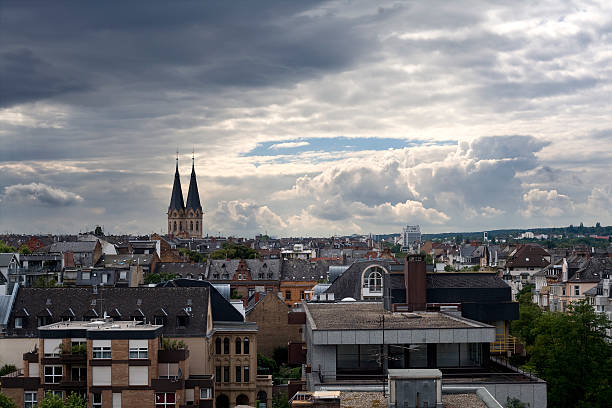 istock City skyline with upcoming thunderstorm 182839213