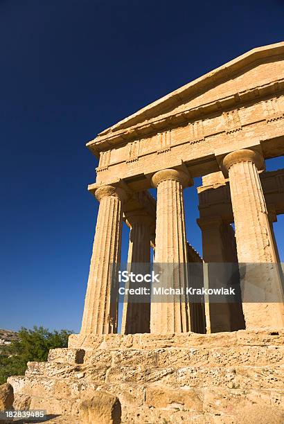 Templo Grego - Fotografias de stock e mais imagens de Agrigento - Agrigento, Antigo, Ao Ar Livre