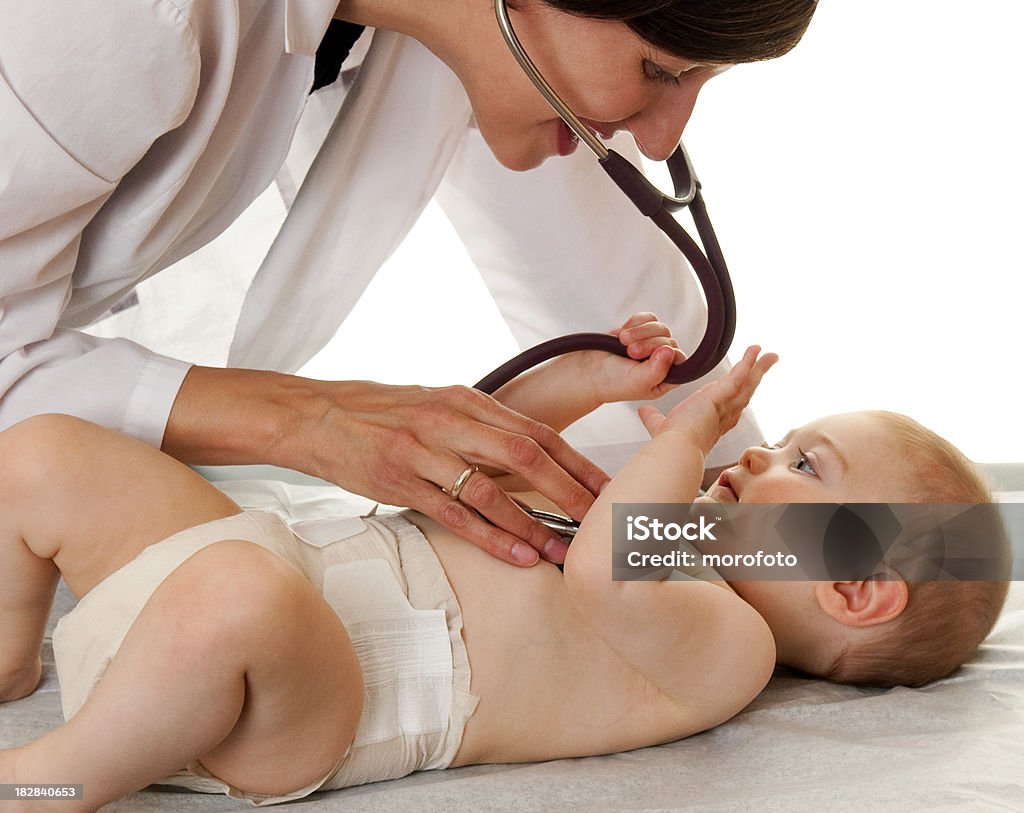 Stéthoscope et bébé - Photo de 6-11 mois libre de droits