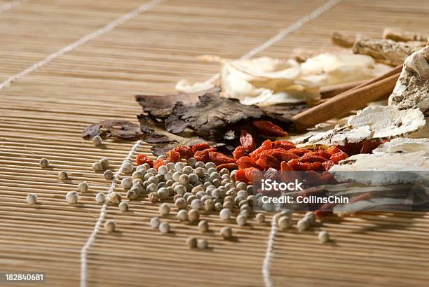 Chinês Tradicional Medicamento - Fotografias de stock e mais imagens de Medicina Chinesa - Medicina Chinesa, Vermelho, Beleza