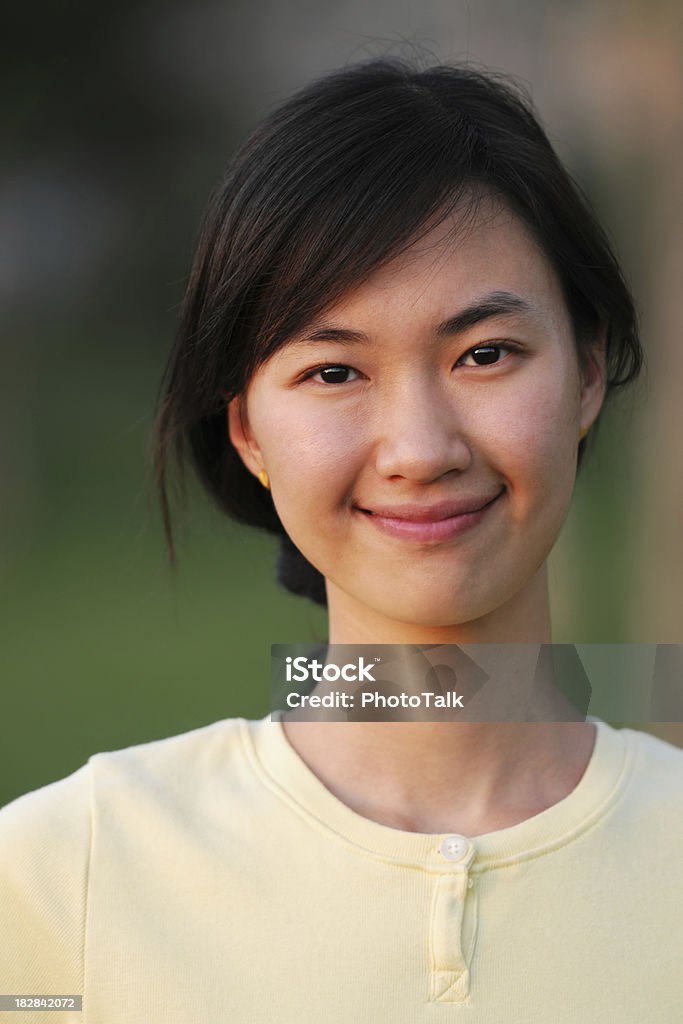 笑顔アジアの女性のポートレート-XL - 少女のロイヤリティフリーストックフォト