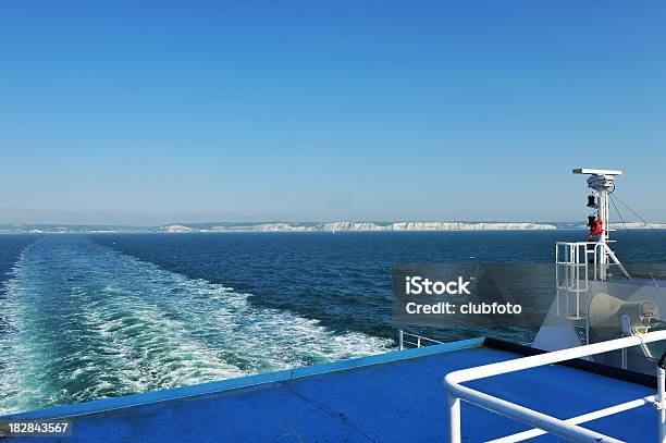 Widok Z Samochodu Ferry Żeglarstwo W Anglii I Francji - zdjęcia stockowe i więcej obrazów Francja