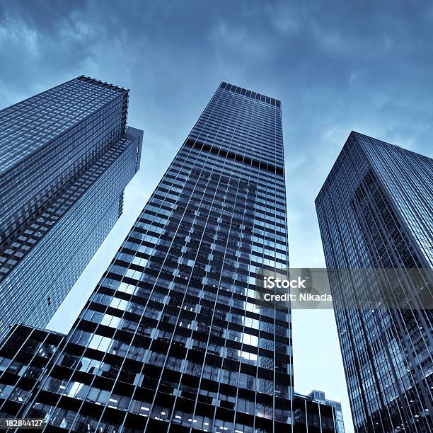 Business Towers Stockfoto und mehr Bilder von Wolkenkratzer - Wolkenkratzer, Blick nach oben, Arbeitsstätten