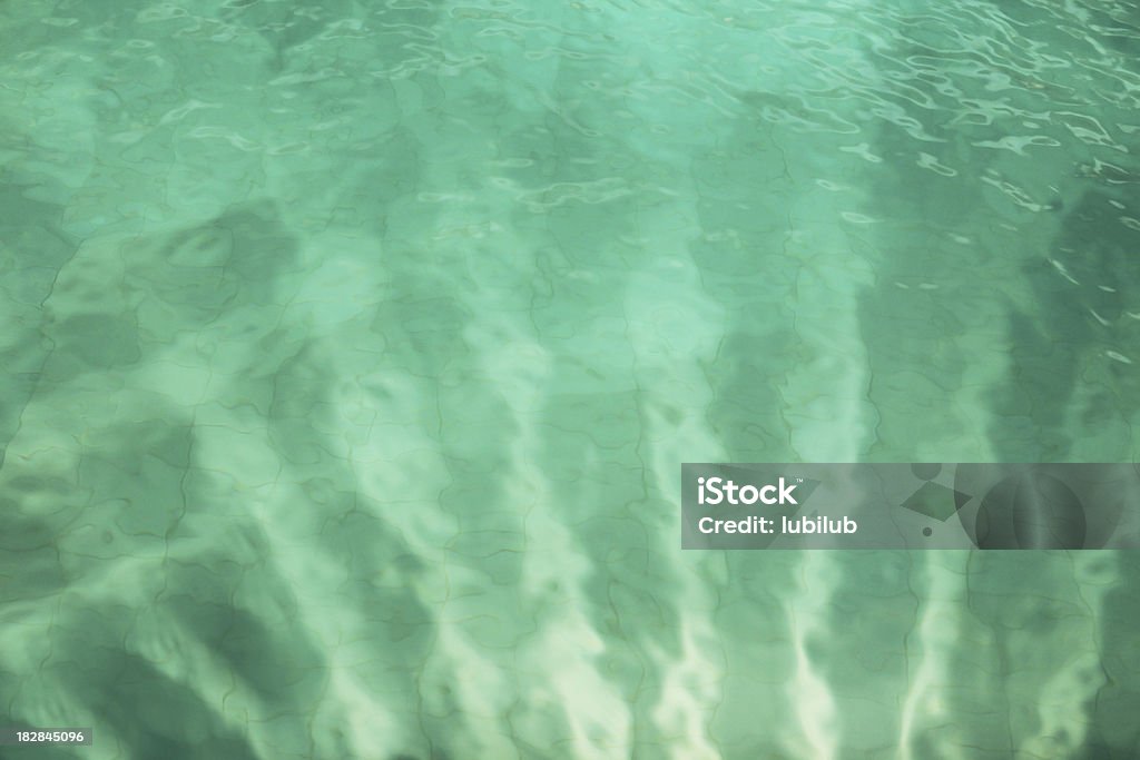 초록색 물 표면 swinningpool, 단궤 명소 - 로열티 프리 0명 스톡 사진