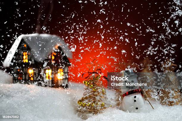 クリスマスの夕日 - 林のストックフォトや画像を多数ご用意 - 林, 雪, クリスマス