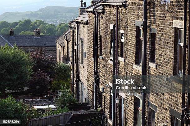 Terrazza Casa Di Architettura Inghilterra - Fotografie stock e altre immagini di Architettura - Architettura, Bradford - Inghilterra, Casa