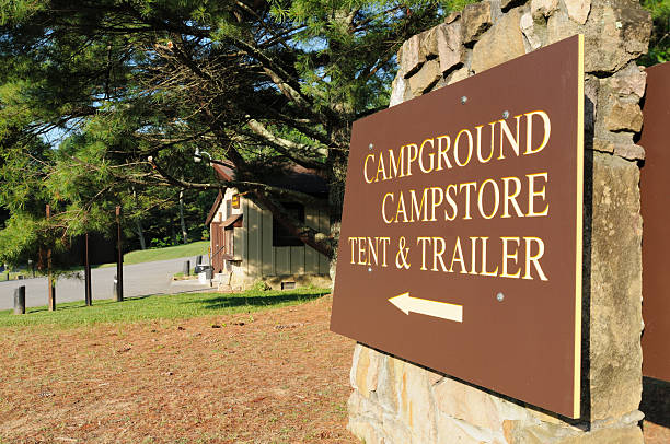 istock Campground and campstore sign 182848047