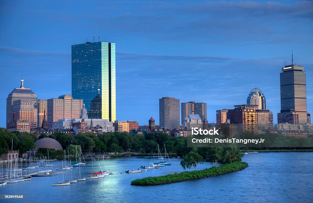 Horizonte de Boston e do rio Charles - Foto de stock de Arquitetura royalty-free