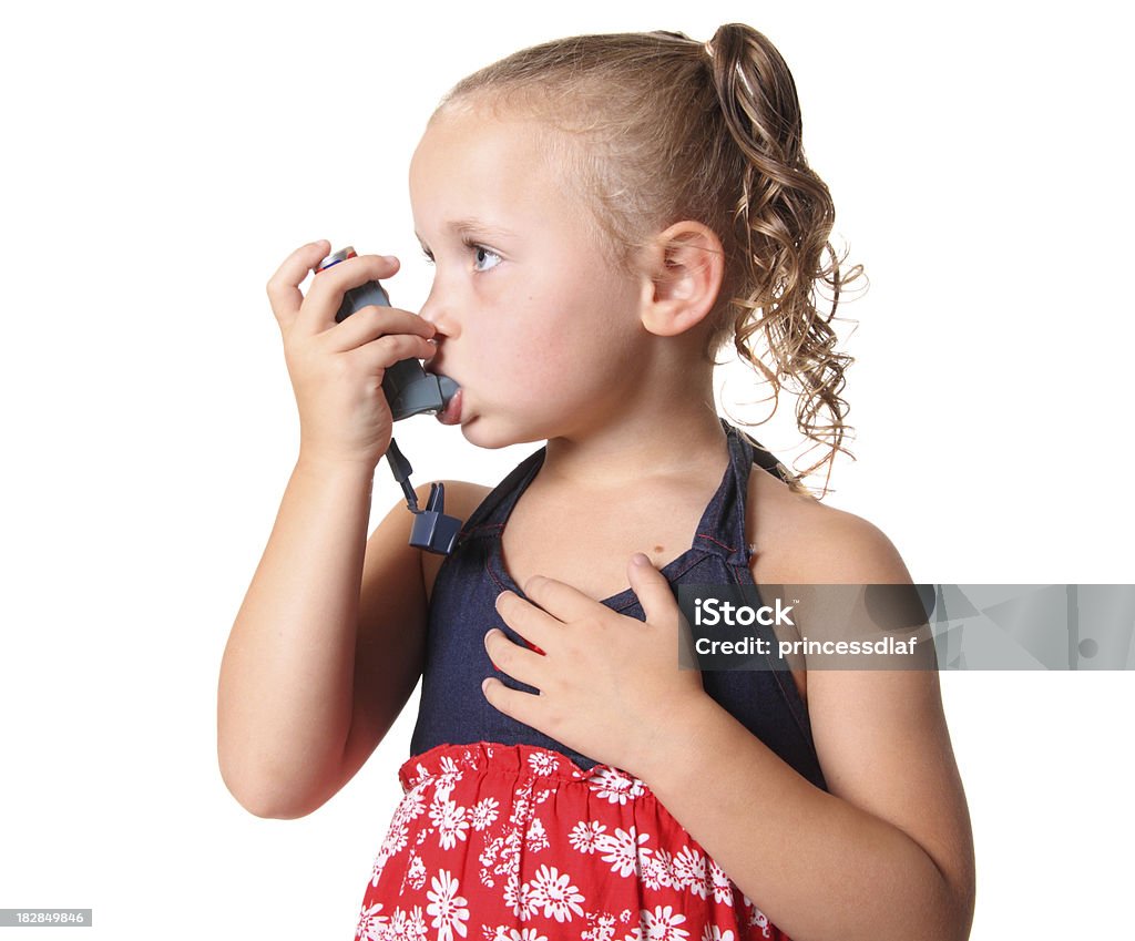 Enfant avec asthme - Photo de 4-5 ans libre de droits