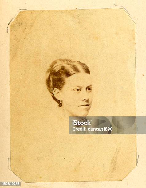 Foto de Jovem Mulher Vitoriana e mais fotos de stock de Estilo de cabelo - Estilo de cabelo, 1870-1879, Adulto