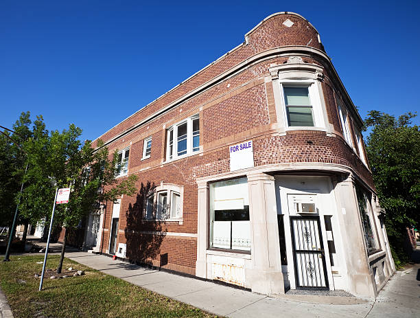 istock Edwardian Commercial Building in Clearing, Chicago 182850352