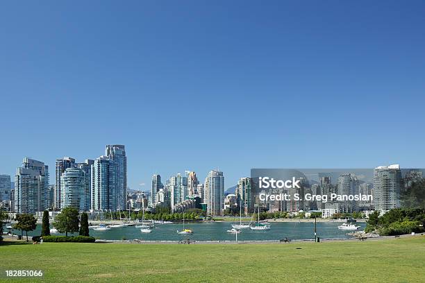 Foto de Vancouver De Frente Para O Mar e mais fotos de stock de Vancouver - Vancouver, False Creek, Apartamento