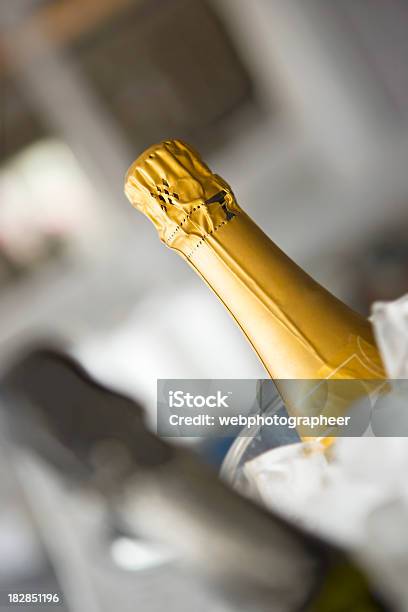 Champagner Stockfoto und mehr Bilder von Alkoholisches Getränk - Alkoholisches Getränk, Aperitif, Bildkomposition und Technik