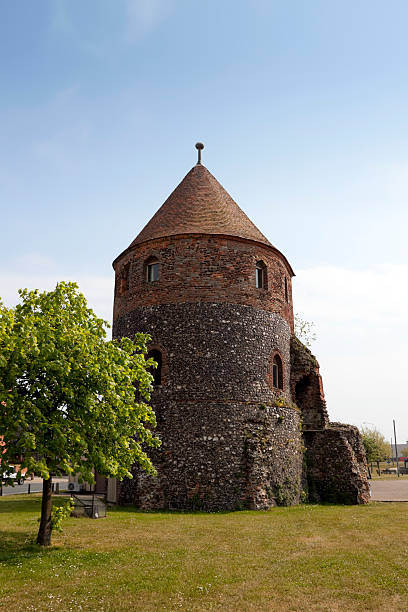 la medieval norte-west tower, great yarmouth - northwest england fotografías e imágenes de stock