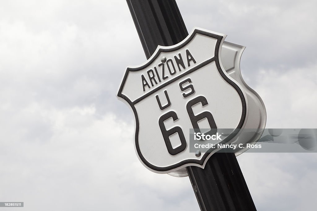 Señal histórica Route 66 de Arizona - Foto de stock de Aire libre libre de derechos