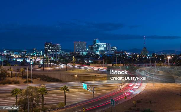 Noche De Tráfico Foto de stock y más banco de imágenes de Anochecer - Anochecer, Arizona, Color - Tipo de imagen