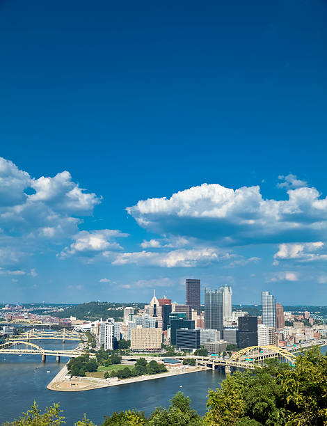 istock Skyline view of Pittsburgh, Pennsylvania 182852531