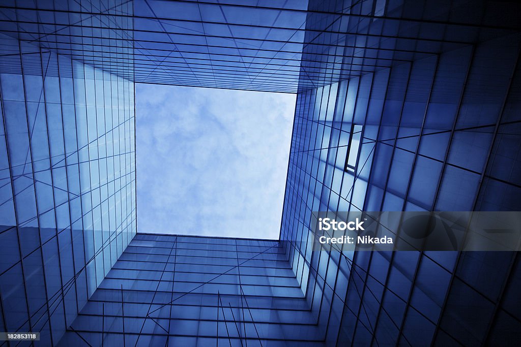 Architettura in vetro - Foto stock royalty-free di Esterno di un edificio