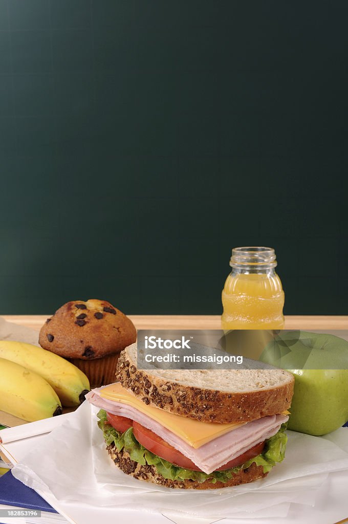 Merenda Escolar com Quadro Negro - Royalty-free Muffin Foto de stock