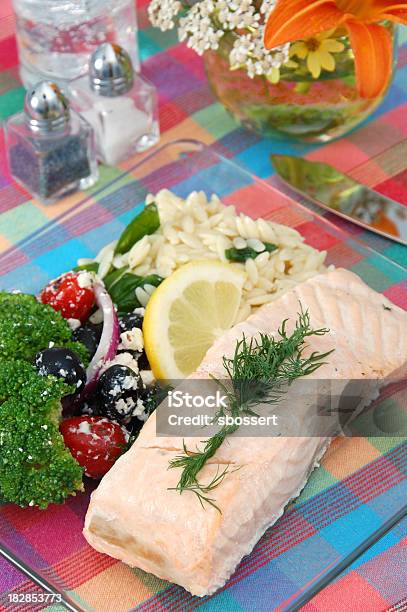 Salmone Al Vapore - Fotografie stock e altre immagini di A quadri - A quadri, Affogato - Cibo cotto, Alimentazione sana