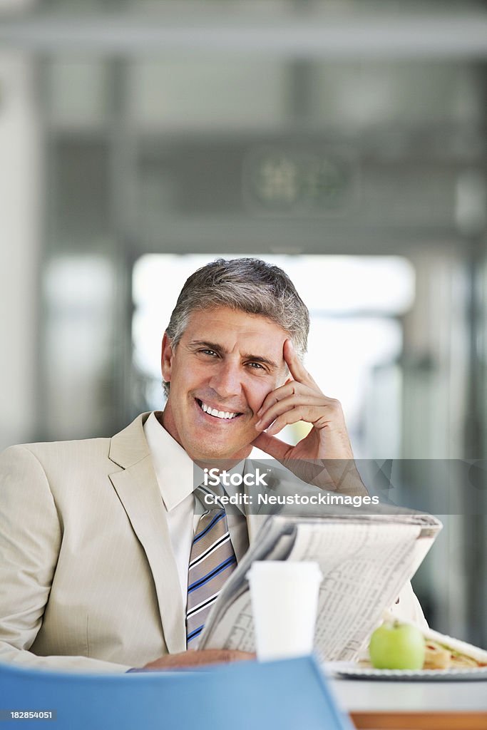 Бизнесмен на перерыв на обед - Стоковые ф�ото 40-49 лет роялти-фри