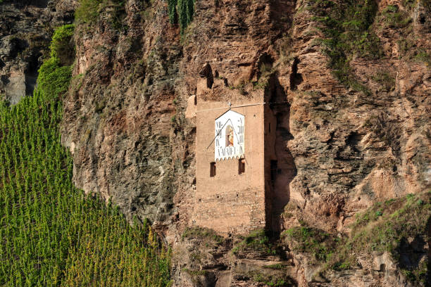 A sundial facing the Moselle river, constructed on an extremely steep slope