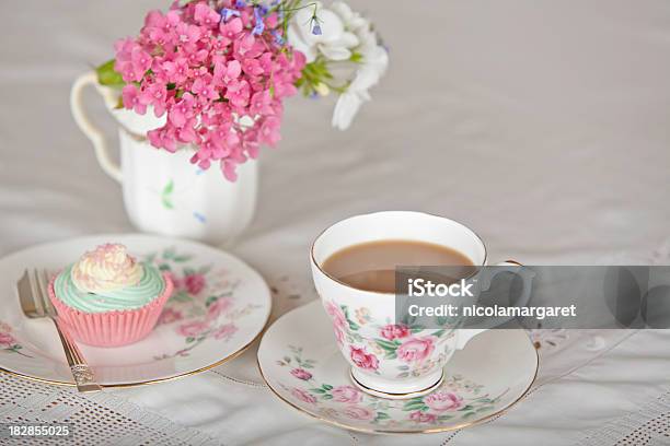 Чаепитие — стоковые фотографии и другие картинки Викторианский стиль - Викторианский стиль, Чай - горячий напиток, Ёмкость для молока