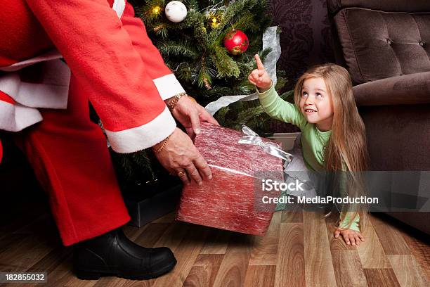 Ловить Santa Clause — стоковые фотографии и другие картинки Витать в облаках - Витать в облаках, Воображение, Время года