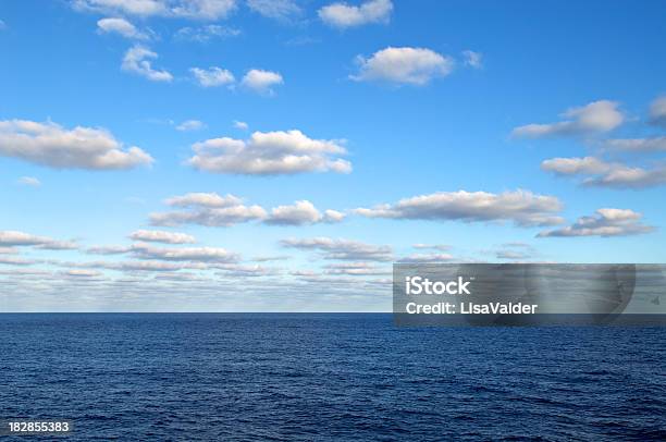 Paisaje Marino Foto de stock y más banco de imágenes de Agua - Agua, Aislado, Altocúmulo