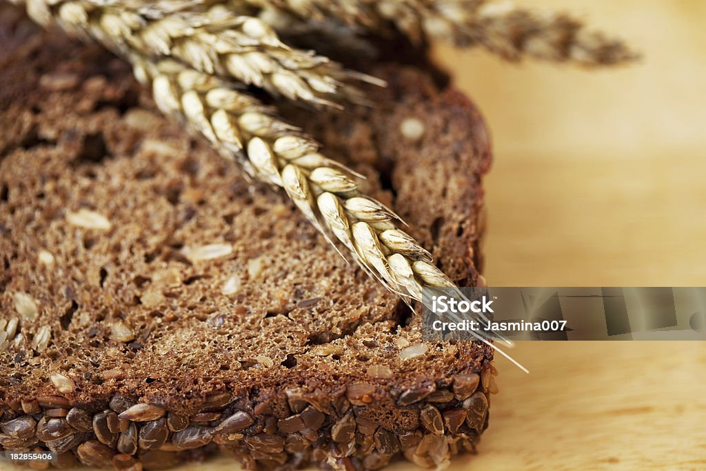 Pão integral - Foto de stock de Cereal royalty-free