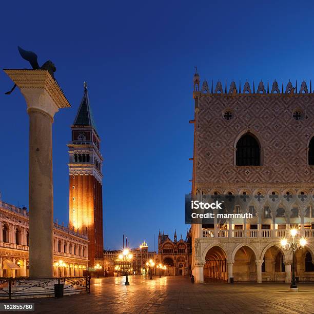 Piazza San Marco Przed Świtem - zdjęcia stockowe i więcej obrazów Architektura - Architektura, Bez ludzi, Brzask