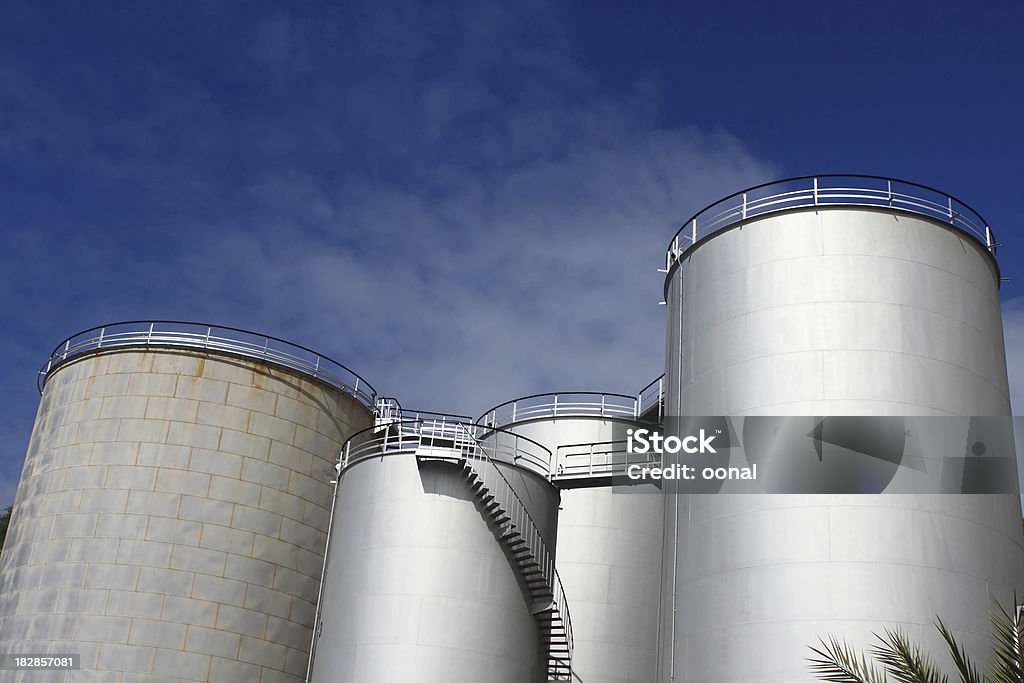 Tanques de armazenamento - Foto de stock de Depósito royalty-free