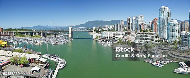 Skyline De Vancouver Waterfront - Fotografias de stock e mais imagens de Colúmbia Britânica - Colúmbia Britânica, Ao Ar Livre, Apartamento