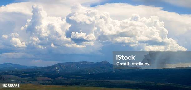 Grand Tetoncielo Minaccioso - Fotografie stock e altre immagini di Ambientazione esterna - Ambientazione esterna, Catena di montagne, Catena montuosa Teton