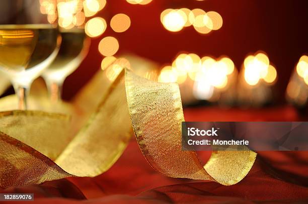 Fita De Natal - Fotografias de stock e mais imagens de Artificial - Artificial, Artigo de Decoração, Bebida Alcoólica