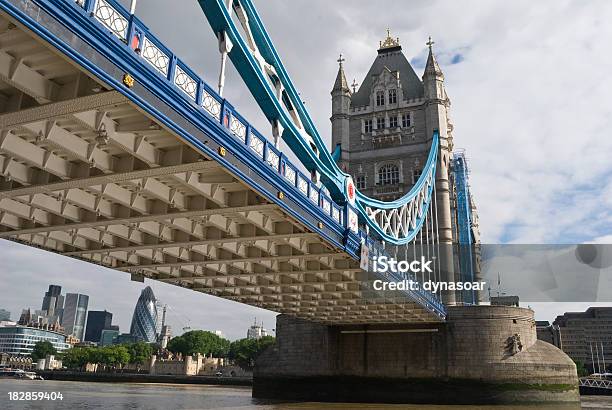 Ponte Da Torre De Londres - Fotografias de stock e mais imagens de Abaixo - Abaixo, Ao Ar Livre, Arquitetura