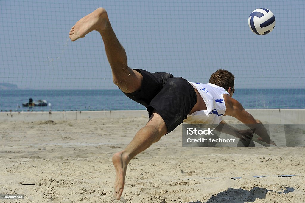 Beach volley séduisantes action - Photo de Activité libre de droits