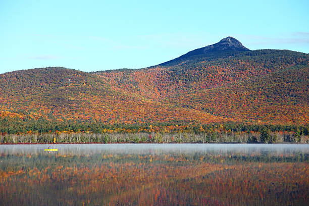 istock Autumn in New Hampshire 182859863