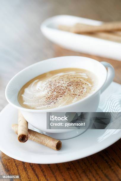 Foto de Cappuccino e mais fotos de stock de Biscotti - Biscotti, Café Latte, Pires