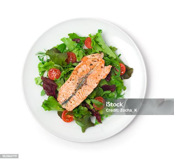 Lachs Mit Salat Stockfoto und mehr Bilder von Salat - Speisen - Salat - Speisen, Lachs - Meeresfrüchte, Weißer Hintergrund