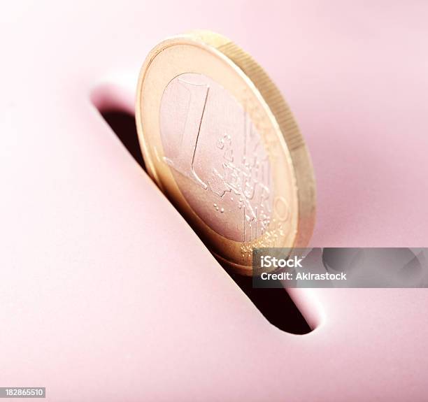 Ersparnisse Euro Stockfoto und mehr Bilder von EU-Währung - EU-Währung, Sparschwein, Geldmünze