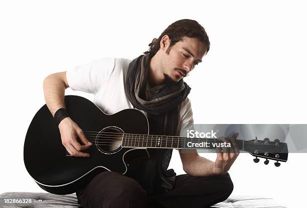 Photo libre de droit de Jeune Guitariste banque d'images et plus d'images libres de droit de Guitare - Guitare, Hommes, Romantisme