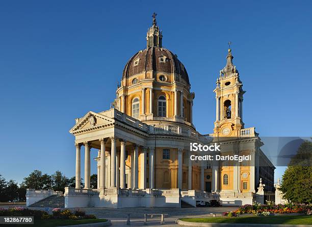 Basilica Di Superga Torino Italia Architettura Barocca Cielo Blu Sfondo - Fotografie stock e altre immagini di Cattedrale