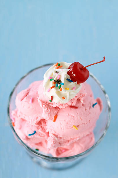 istock Strawberry Ice Cream Sundae 182868231