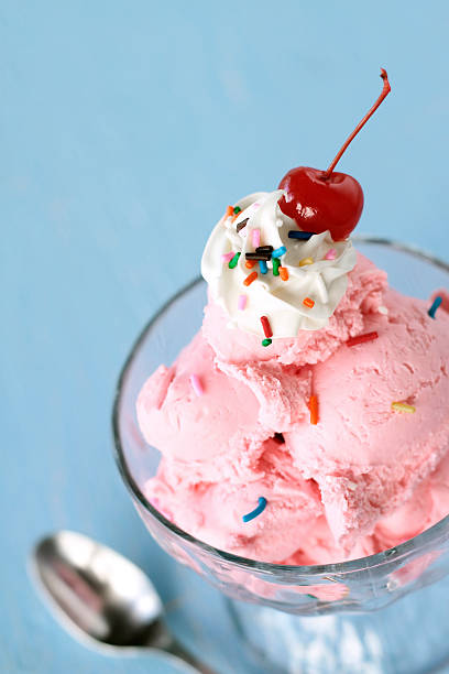 istock Strawberry Ice Cream Sundae 182868240